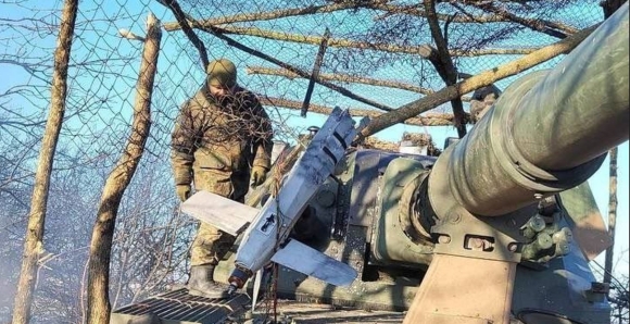 UAV tự sát của Nga bị lưới bảo vệ Ukraine "bắt sống"