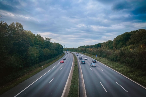 1 Duc Gioi Han Toc Do Tren Autobahn La Khong Can Thiet