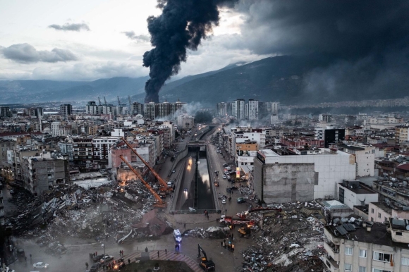 Số nạn nhân thiệt mạng sau thảm họa động đất ở Thổ Nhĩ Kỳ tăng lên 11.000 người