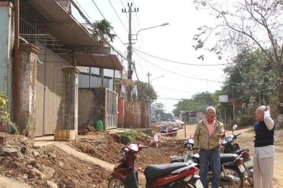 Đắk Lắk: Vì sao có hộ dân nhận bồi thường 1.900 đồng trong dự án đường trăm tỉ?