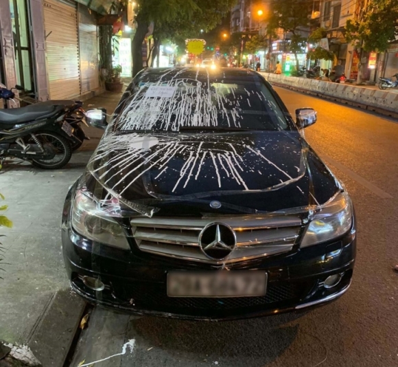 1 Vi Sao Nguoi Ta Mac Nhien Coi Via He La Cua Nha Minh