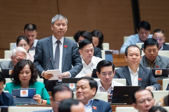 Đề nghị bỏ giấy chuyển viện, bỏ danh mục thuốc được bảo hiểm y tế chi trả