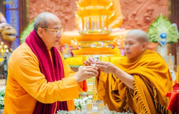 Vụ “xá-lợi tóc Phật” ở chùa Ba Vàng: Đại đức Thích Trúc Thái Minh sám hối, bị kỷ luật