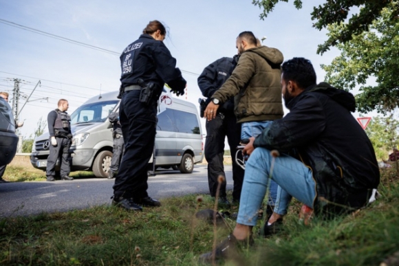 Cảnh sát Đức phối hợp với Europol truy quét tội phạm buôn người