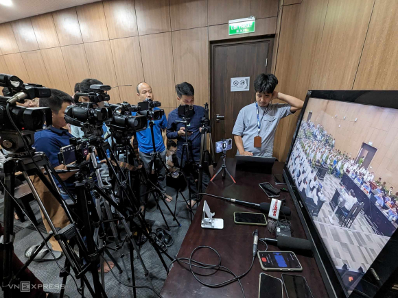 'Không nên hạn chế quyền ghi âm, ghi hình của phóng viên tại phiên tòa'