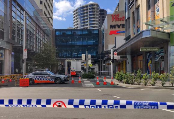 Anh hùng đối đầu với kẻ tấn công tại Sydney được mời làm công dân Úc