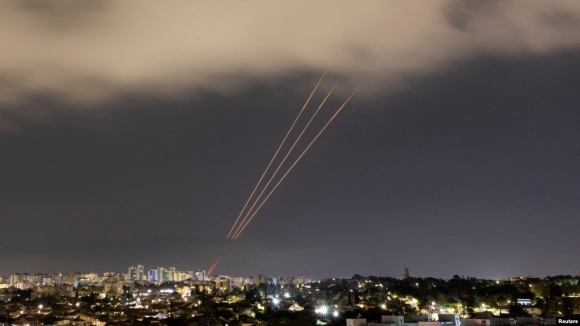 Bằng cách nào Israel có thể bắn hạ gần hết tên lửa Iran?
