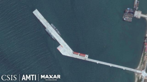 Hai tàu chiến Trung Quốc thường trực ở quân cảng Ream, Việt Nam có nên lo?