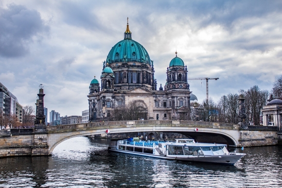 1 7 Dieu Khong Nen Lam Khi Tham Berlin