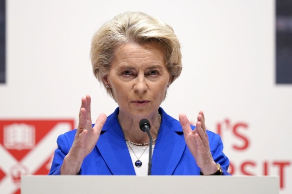 1 Chu Tich Eu Chung Ta Can Khan Truong Trang Bi Vu Khi Cho Chau Au