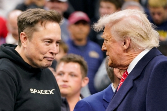 1 Nha Trang Bat Dau Han Che Quyen Luc Cua Elon Musk