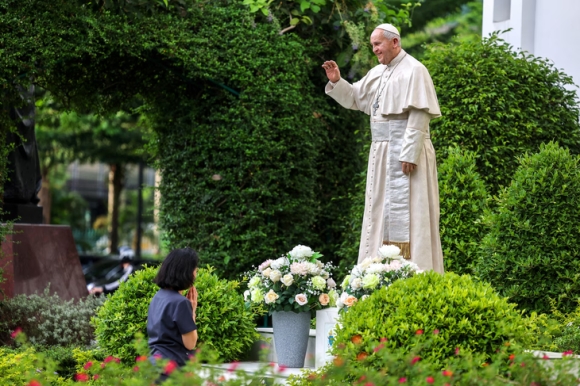 16 Tin Do Khap The Gioi Cau Nguyen Cho Giao Hoang Francis