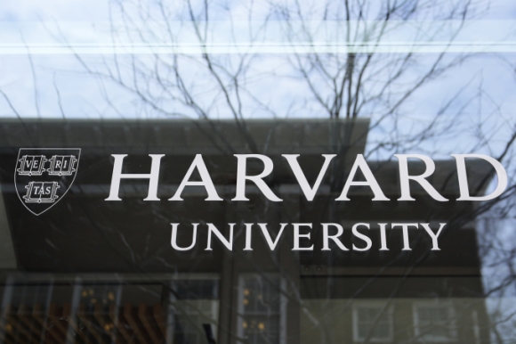 1 Dai Hoc Harvard Kien Chinh Quyen Ong Trump