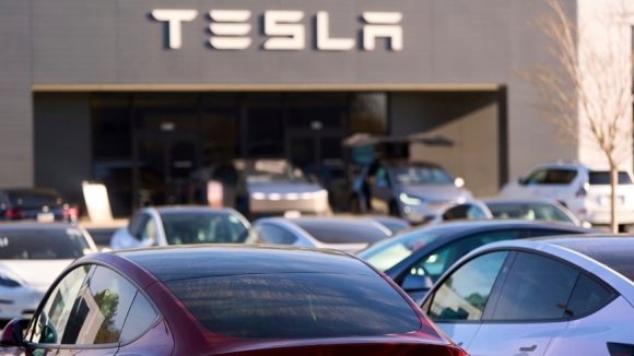 1 Thu Nhap Cua Tesla Giam 71 Trong Quy Dau Tien 2025