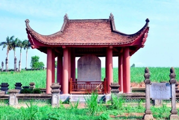 2 Lang Mo Vua Le Tuc Tong Bi Xam Pham Tim Co Vat