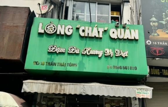 2 Chu Quan Long Se Dieu Noi Tieng Ha Noi Xin Loi Toi Lam Quang Cao Nen Cung Noi Hoi Qua