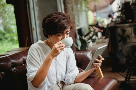 1 Ly Do Phu Nu Trung Nien Nen Uong Ca Phe Moi Ngay