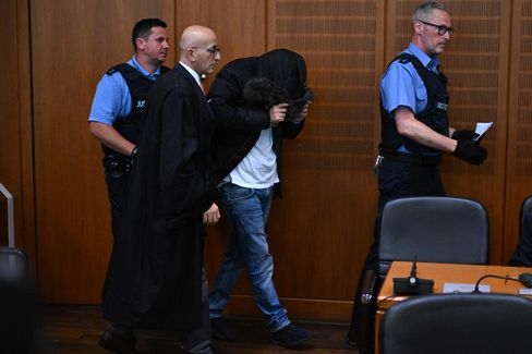 2 Duc Tuyen An Tu Chung Than Bac Si Syria Vi Toi Ac Chien Tranh