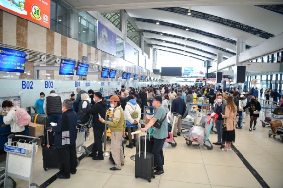 1 Vi Sao Tan Son Nhat Noi Bai Bi Xep Hang San Bay Te Nhat The Gioi