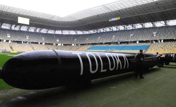 1 Ukraine Phat Trien Drone Lan Sieu Khung De Doa Cat Dut Tuyen Duong Huyet Mach Toi Crimea