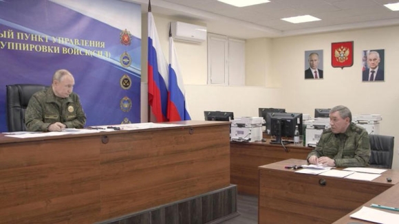 1 Nga Pho Dien Ten Lua Hat Nhan Than Thanh Doi Dien Nghi Ngai Va Gieu Cot Tu Phuong Tay