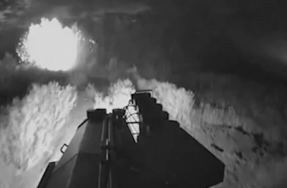 2 Robot Hinh Quan Tai Giai Cuu Binh Si Ukraine Mac Ket Sau 33 Ngay Vuot Qua Bai Min Va Bom Dan