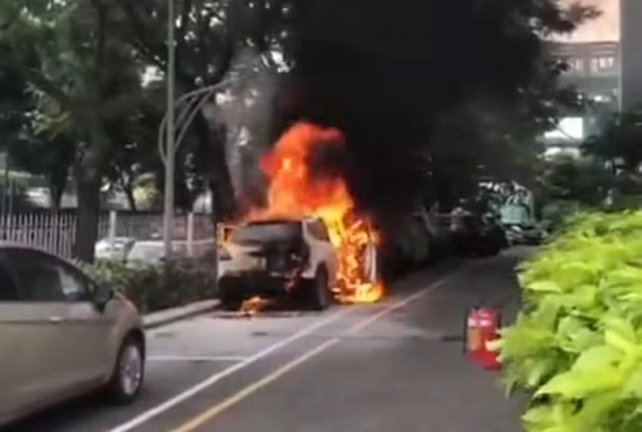 1 O To Boc Chay Ngun Ngut Trong Khuon Vien Chung Cu O Thao Dien