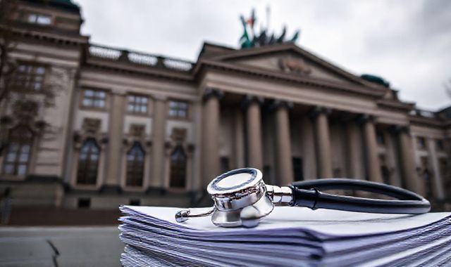 Hội đồng liên bang Đức chặn gói tiết kiệm bảo hiểm y tế trị giá 2 tỷ euro