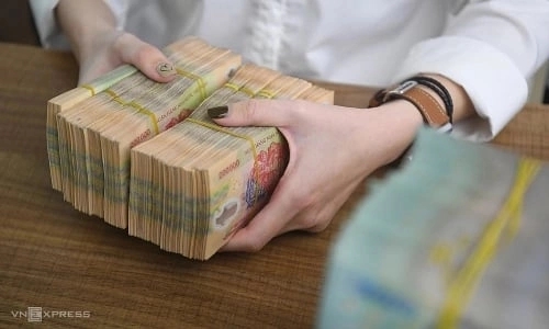 1 Vo Chong Kiem Soat Thu Nhap Gay Le Thuoc Co The Bi Phat 30 Trieu Dong