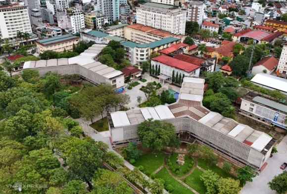 2 Cuu Giam Doc Dai Hoc Hue Cho Thu Vuot 26 Trieu Dong Voi Moi Chung Chi B1