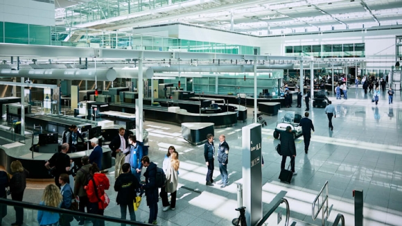 1 Phi Truong Duc Duoc Tap Chi My Vinh Danh La San Bay Tot Nhat The Gioi