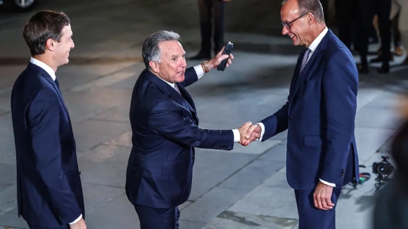 1 Phuong Tay Doan Ket Show Dien Thanh Cong Nhung Putin Can Ap Luc Hon