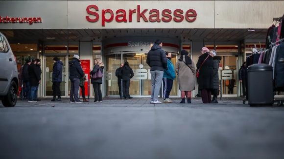 1 Vu Trom Chan Dong Tai Ngan Hang Sparkasse Hon 3200 Ket Sat Bi Pha Va 30 Trieu Euro Bien Mat