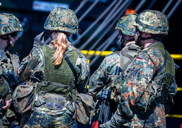 14 Tu Thu Ky Den Cap Tuong Hanh Trinh Phu Nu Gia Nhap Quan Doi Lien Bang Duc