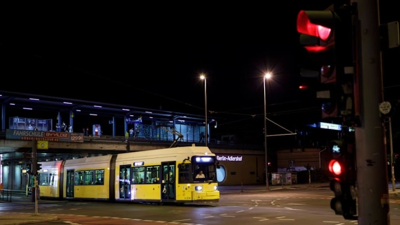 2 Thiet Hai 25000 Euro Va Con Ac Mong Mat Dien Keo Dai Tai Berlin