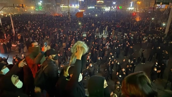 2 Tong Thong Trump Keu Goi Nguoi Dan Iran Tiep Quan Cac The Che Quoc Gia