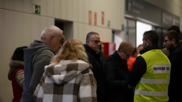 1 Cha Me Anh Trai Va Anh Ho Deu Thiet Mang  Be Gai 6 Tuoi La Nguoi Duy Nhat Trong Gia Dinh Song Sot Sau Tai Nan Xe Lua O Tay Ban Nha