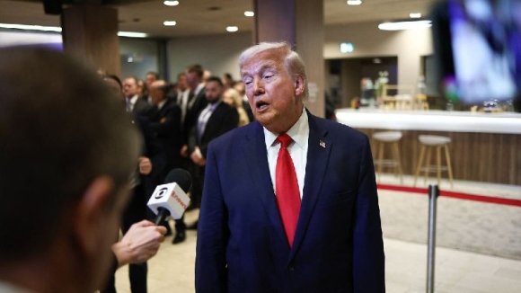 2 Ong Trump Bi Phat Hien Lien Tuc Noi Nham Greenland La Iceland