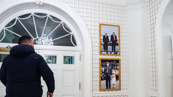 1 Dang Sau Quyet Dinh Go Anh Cac Tien Nhiem Va Treo Chan Dung Putin Cua Trump