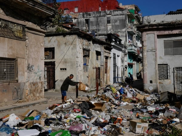 4 Havana Dang Ngap Trong Rac Thai Nhung Hinh Anh Nay Cho Thay Hau Qua Cua Lenh Trung Phat Cua My Doi Voi Cuba
