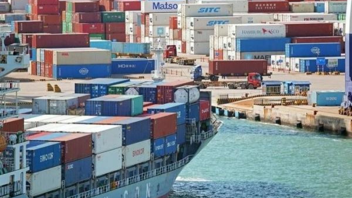 1 Phan Ung Toan Cau Truoc Thue Quan 15 Cua My