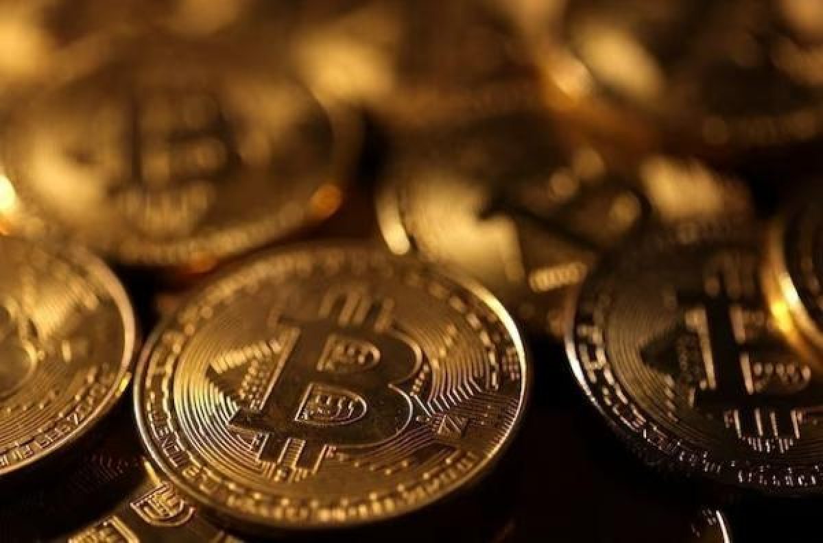 1 Bitcoin Huong Toi Thang Giam Manh Nhat Ke Tu Nam 2022
